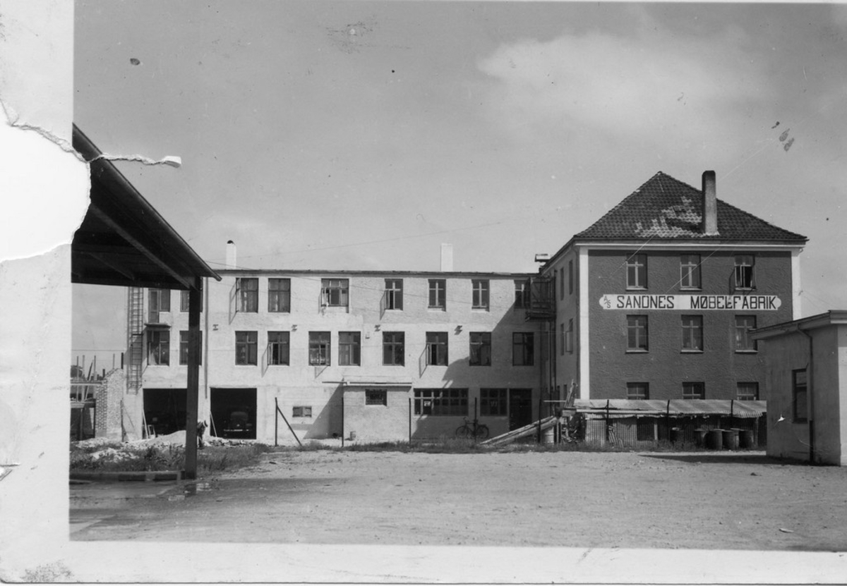 Bygningen til A/S Sandnes Møbelfabrikk, sett fra sørvest.