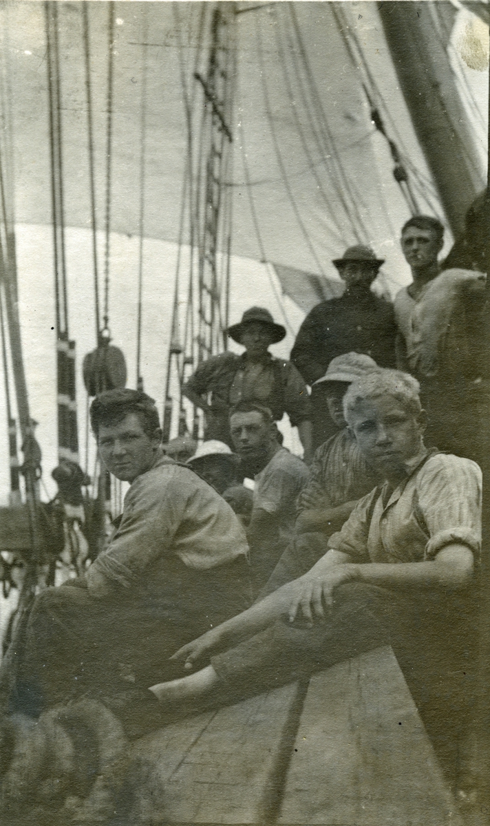 Frakt ombord Bark 'Earlscourt' (b. 1885, Russel & Co., Port Glasgow).