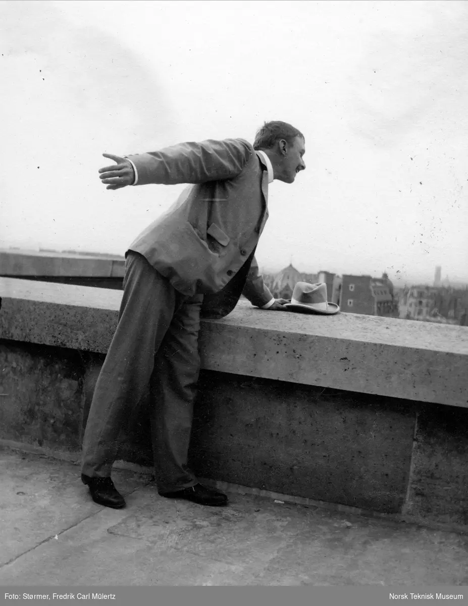 Carl Størmer, på taket av Observatoriet, Paris, 1899-1900