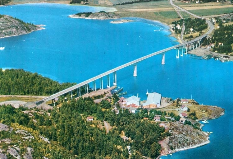 Tryckt text på kortet: "Nötesundsbron."
