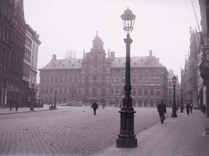 Enligt text som medföljde bilden: "Belgien, Antwerpen."