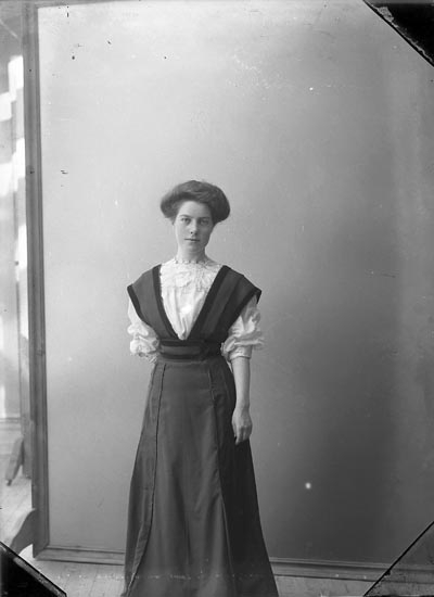 Enligt fotografens journal nr 1 1904-1908: "Landberg Fr. Gudrun".