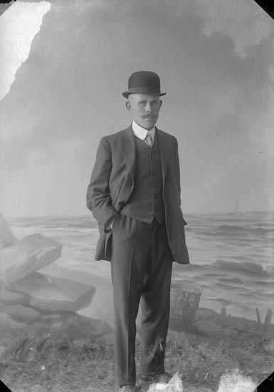 Enligt fotografens journal nr 2 1909-1915: "Wahlström, H. Här".