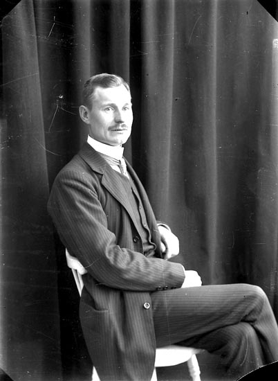 Enligt fotografens journal nr 2 1909-1915: "Josefsson, Herr Alb. Björkliden".