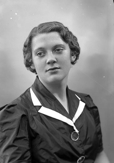Enligt fotografens journal nr 6 1930-1943: "Olsson, Karin Nösnäs Här".