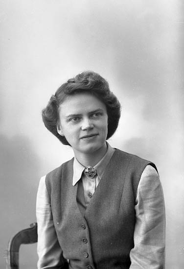 Enligt fotografens journal nr 7 1944-1950: "Wenndahl, Fr. Maja Jörlanda".