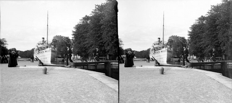 Passagerarbåten Pallas i slussen. Trollhättan den 10 juli 1904