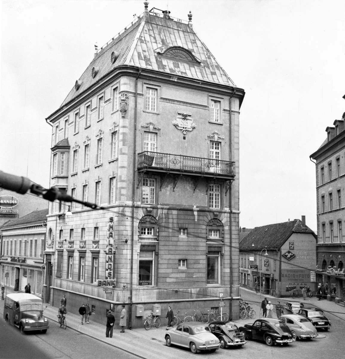 Smålandsbanken år 1957 vid Hoppets gränd (senare Hoppets torg) i Jönköping.