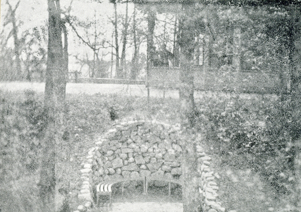 Rotundan med en av "grottorna" på 1880-t i Halmstad