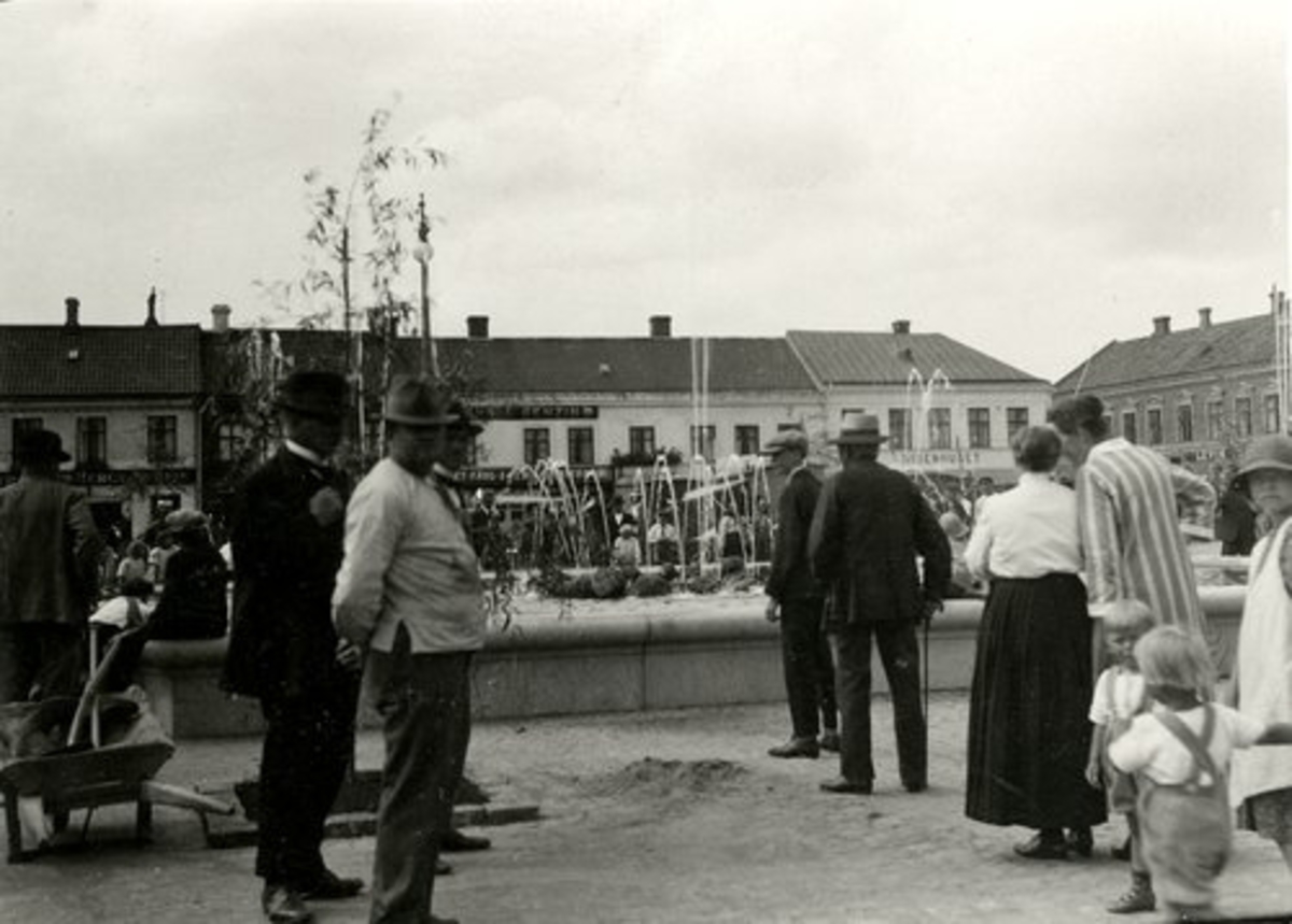 Halmstad. Stora torg. Torghandel omkr 1926.