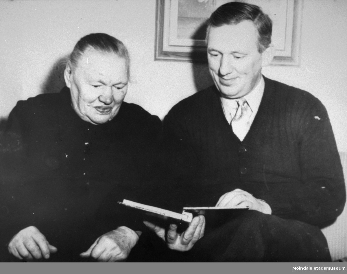 Anders Eliasson och hans mor, 1953. 
Anders var ordförande i Pappers avd. 63 på Papyrus.