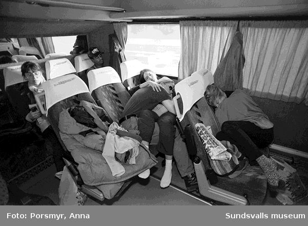 Dokumentation av en bussresa med Y-bussen Sundsvall - Stockholm tur och retur, 1998.Se bildtexter och fotoprotokoll.