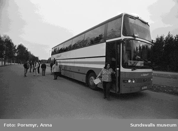 Dokumentation av en bussresa med Y-bussen Sundsvall - Stockholm tur och retur, 1998.Se bildtexter och fotoprotokoll.