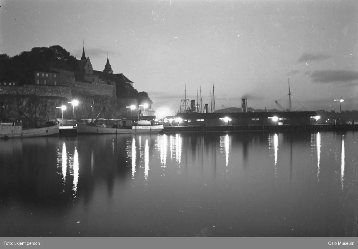 fjord, havn, båter, Akershus festning, nattemørke