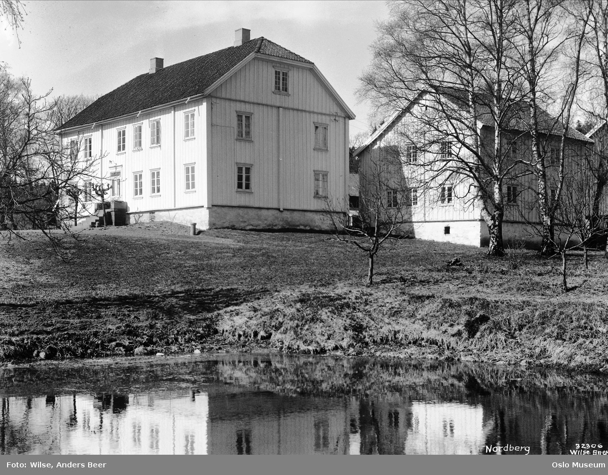 Nordberg gård, bolighus, hage, dam
