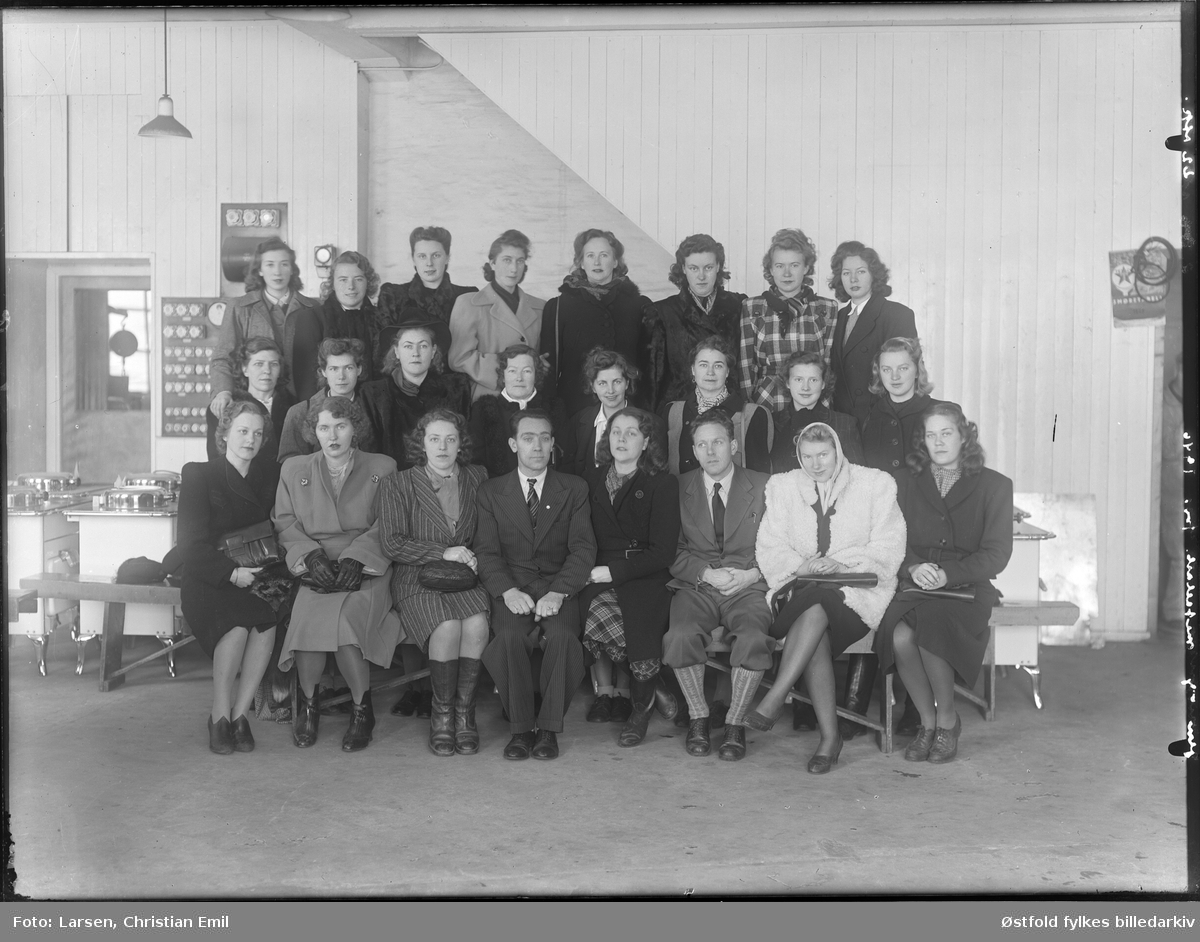 Ukjent gruppe kvinner, muligens husstellkurs hos Borregaard, 1946 i Sarpsborg.