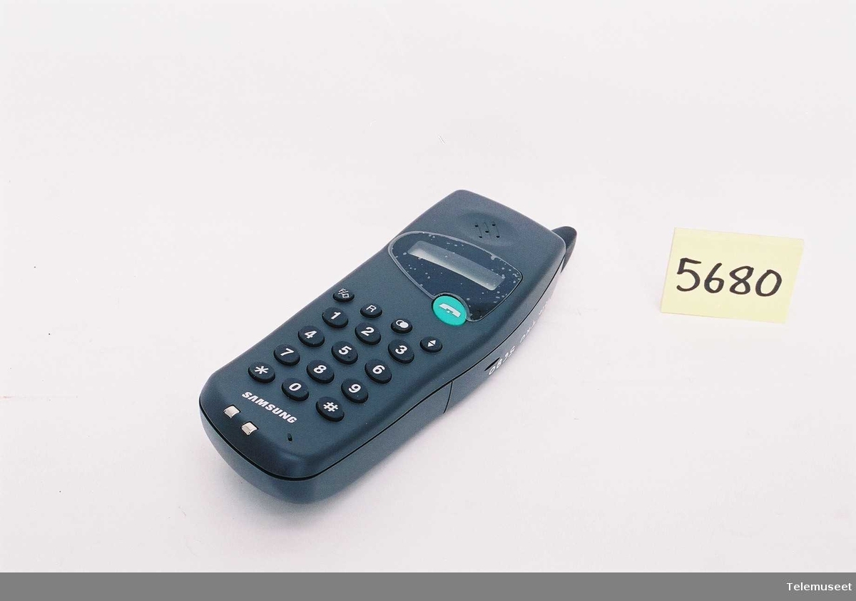 Trådløs telefon model:
Samsung: SP-R919N
Nr: R919H1NF900037
Godkjenning av statens teleforvaltning.
NO 96000165-R
Batteri: Ni-Mh 3,6V  1200mAh