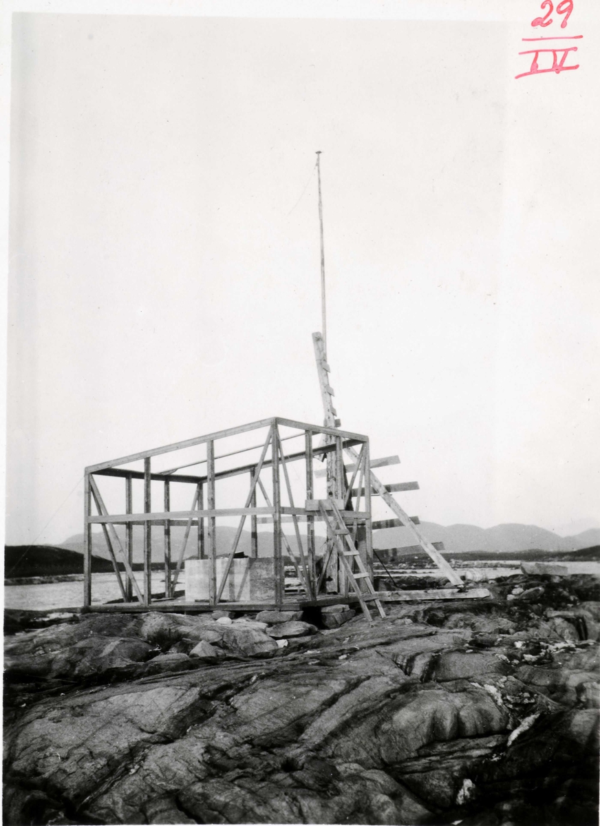 GEODESI, Astronomi: Reisning av astronomisk hytte ,Bodø.