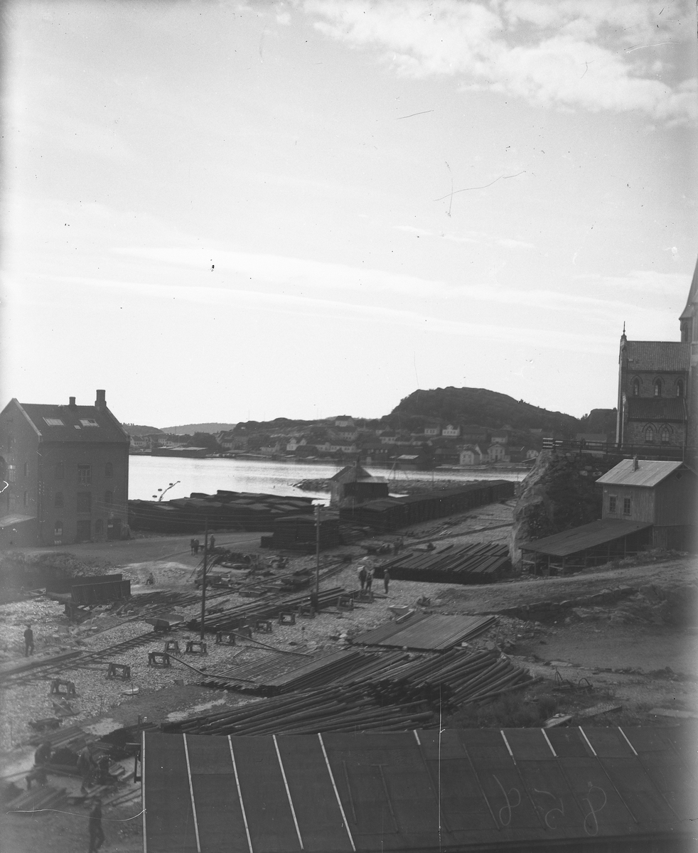 Jernbaneanlegget i Kirkebukta, Øya i bakgrunn. Kragerø