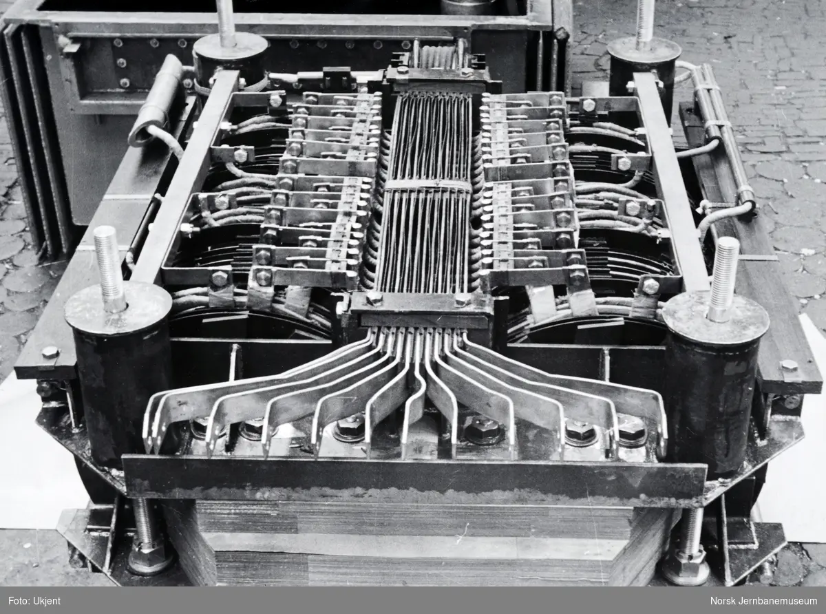Elektrisk motorvogn litra Cmeo type 105 - hovedtransformator