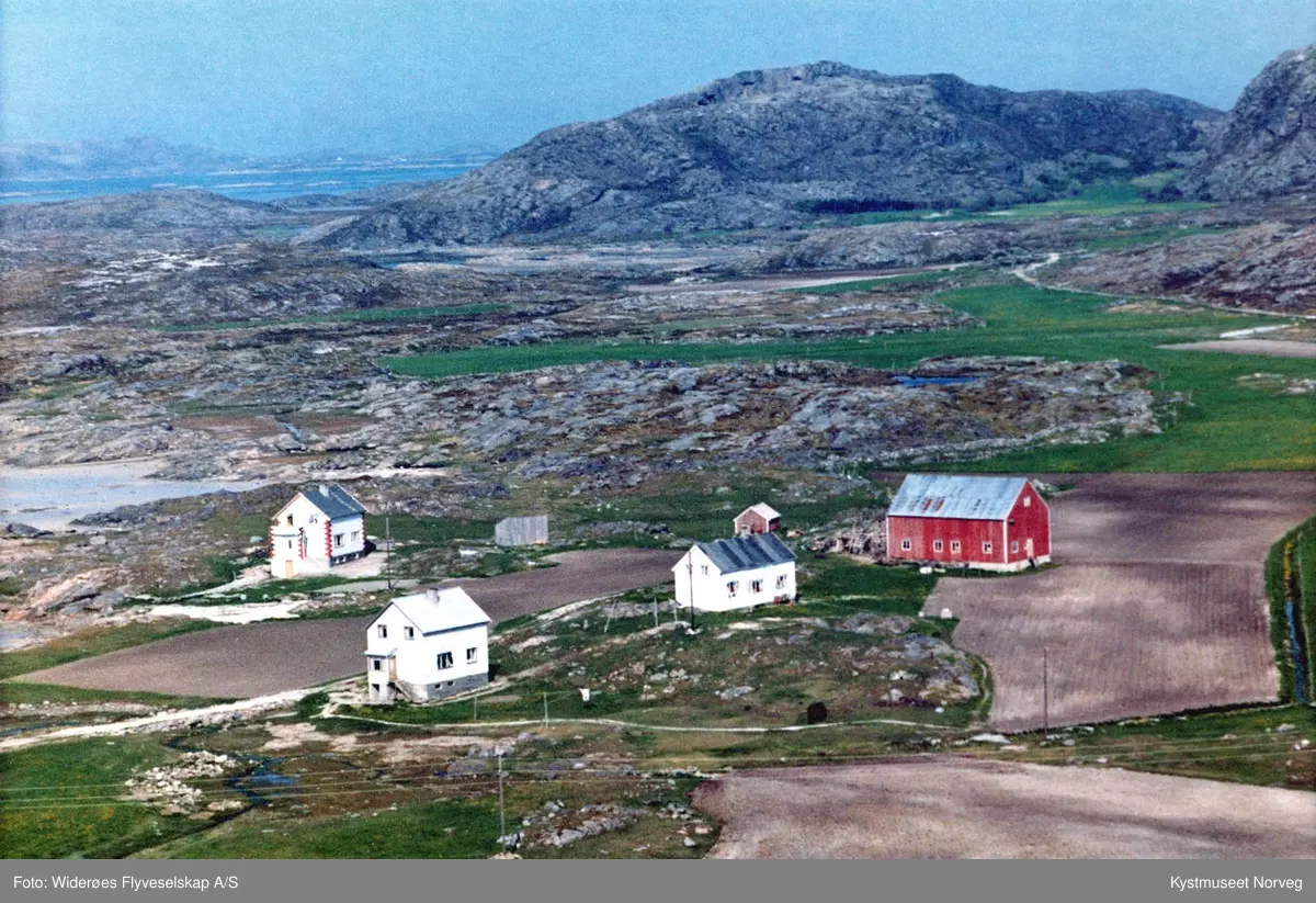 Flyfoto fra Valøya i Vikna kommune - Kystmuseet i Nord-Trøndelag ...