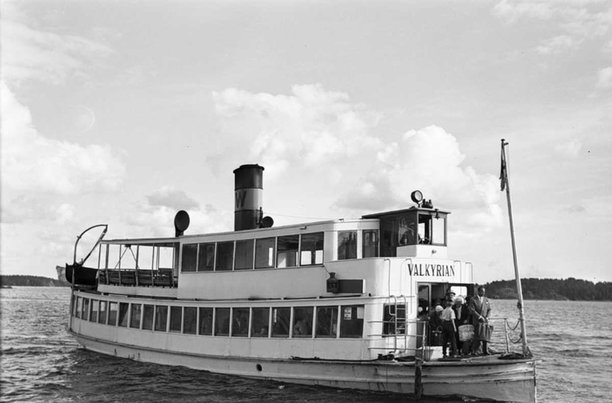 Fartyget anlöper Vaxholm 18/8 1956.