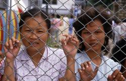 Kvinner i Tuen Mun flyktningeleir i Hong Kong.