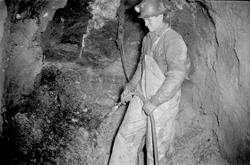 Farlige forhold og farlige arbeidsmetoder i gruva. Gruvearbe