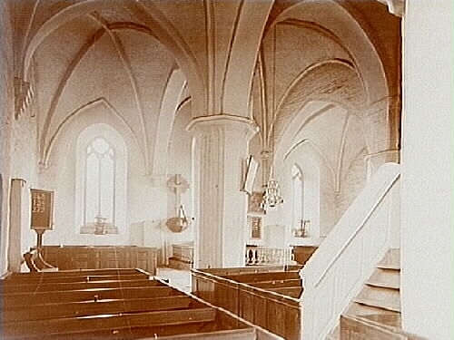 Sköllersta kyrka, interiör av kyrkorummet.