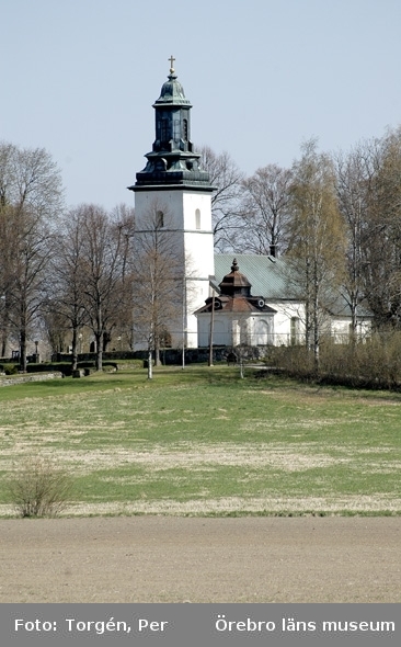 Knista kyrka, exteriör.
Bilden tagen i samband med dokumentation av takmålningarna i Knista kyrka, Noaks ark och Syndafloden.