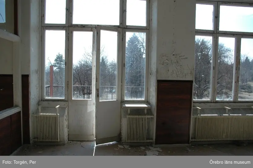 Dokumentation av Garphyttans sanatorium, interiör av dagrum på andra våningen.
27 april 2005.