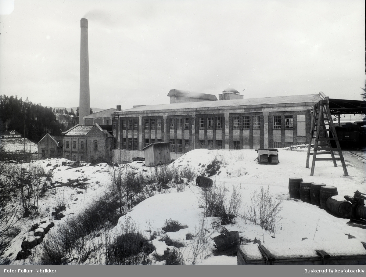 Follum Fabrikker
Follum sett fra Hofsfoss, før siste utvidelse av kullfyrhus i 1927