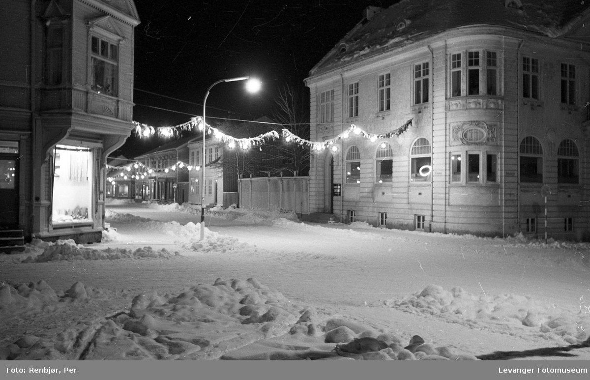  Juledekorasjoner i Levanger.