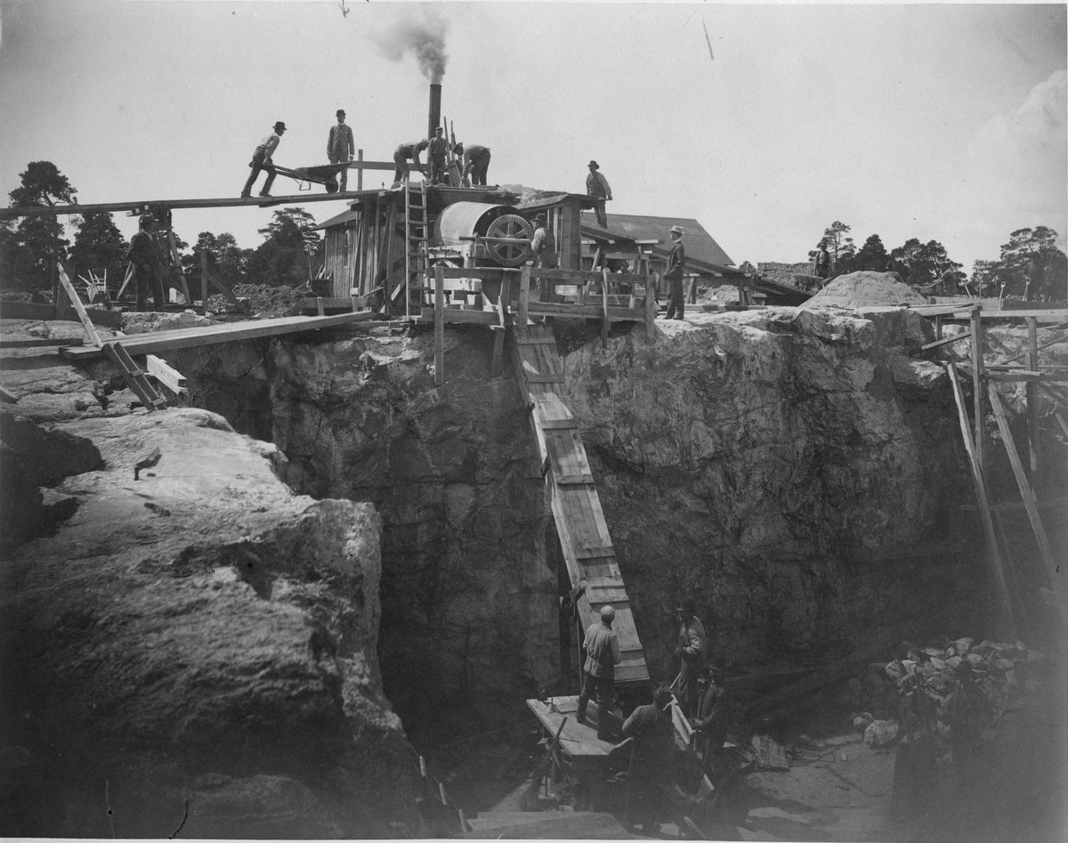 Byggandet av vattenreservoiren i Stadshagen omkring 1900.