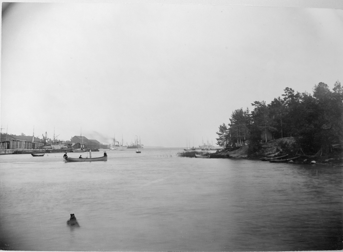 Oxelösunds hamn. Fotografiet är inlämnat av fotografen till 1899 års pristävlan hos Svenska Turistföreningen.