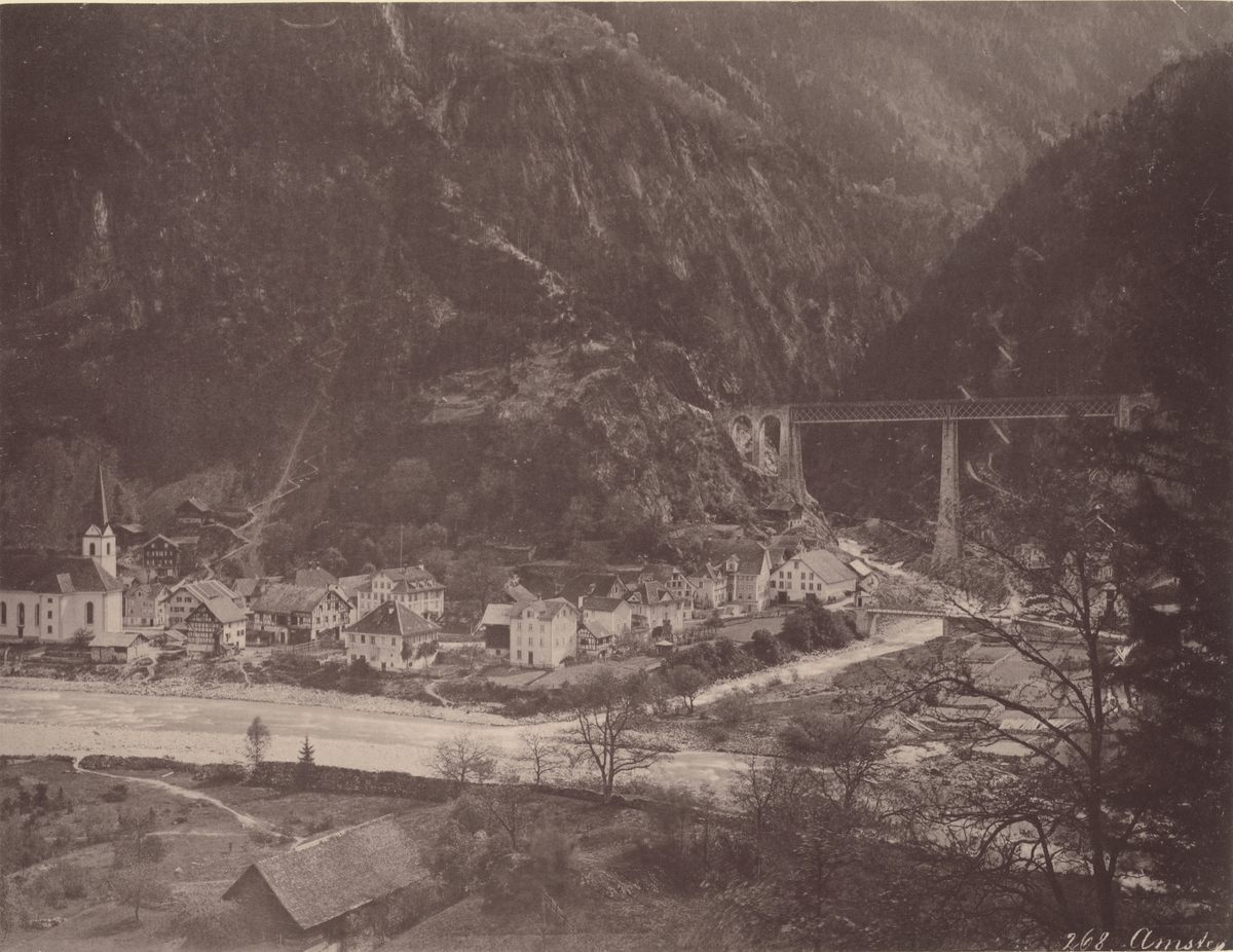Ur album: Utländska Resan 1890. Vy över Amsteg, Schweiz.