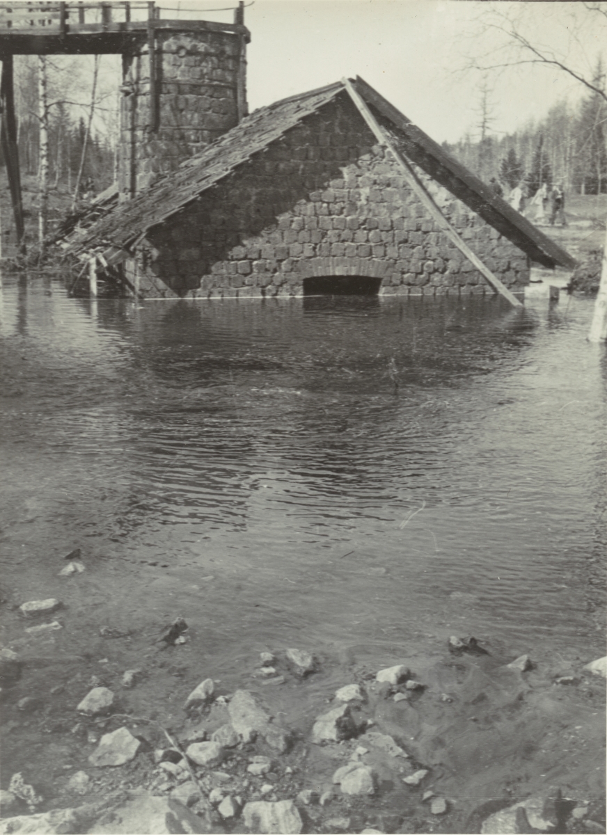 Billsjö masugn. Kalkugnen vid översvämningen 2 maj 1936.