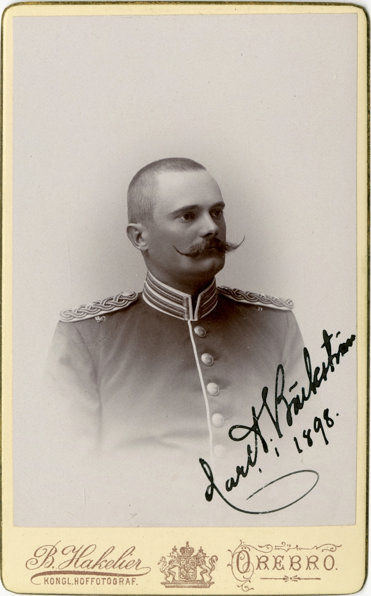 Porträtt av Carl August Bäckström, officer vid Livregementet till fot I 3.