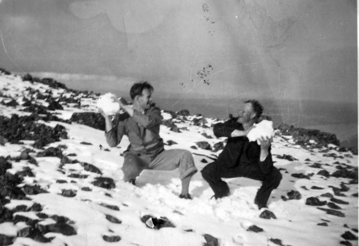 Snøballkrig. Ivar Solli og Gustav William Sæther. 1938