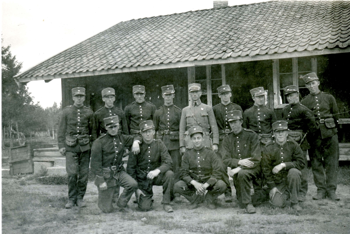 Birger Ruud and others during basic training