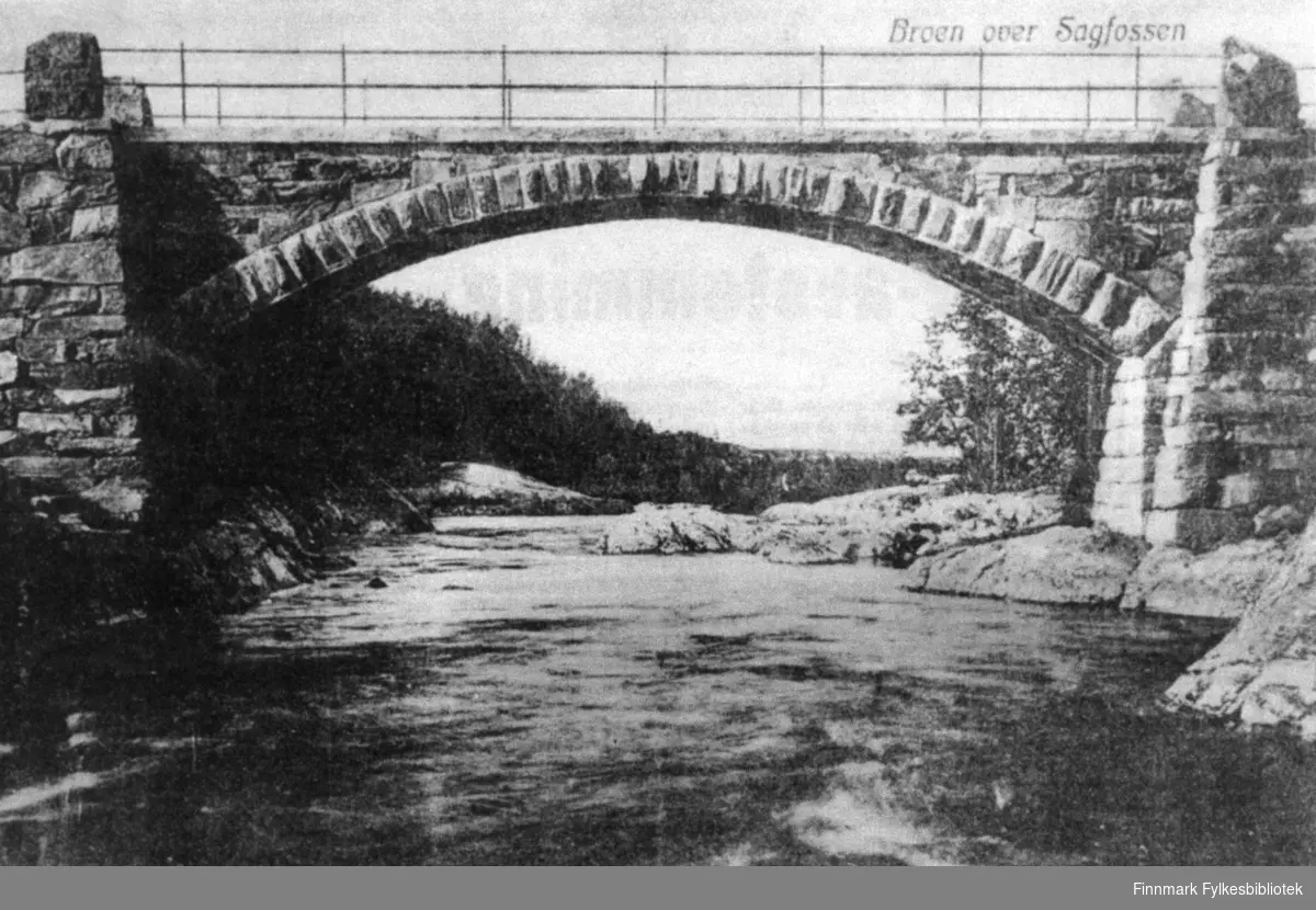 Saga bro, bygget ca 1902. Oppsynsmannen var Peder Østlyngen.