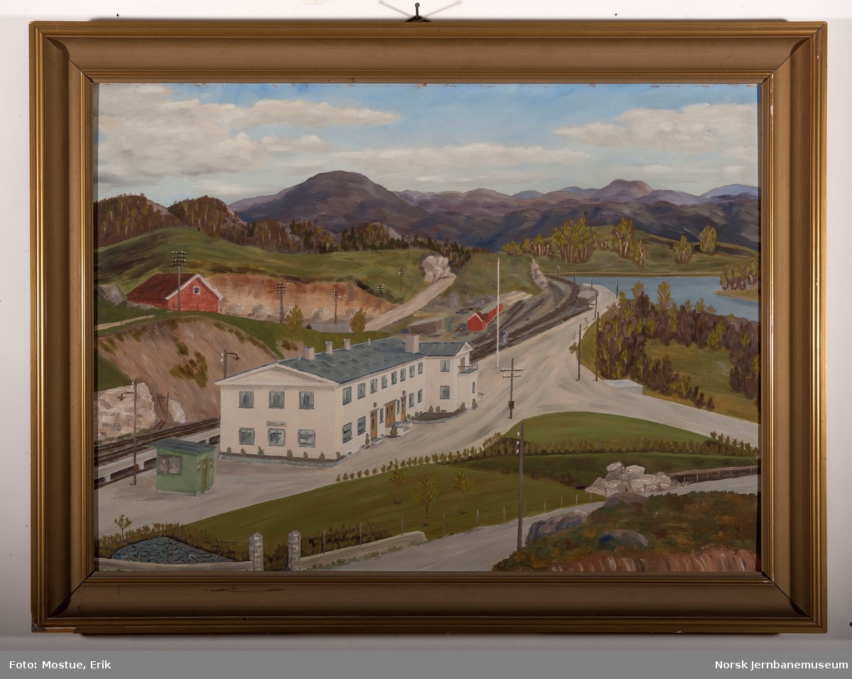 The painting was giftet station master Helge Bø when he retired from his post at Egersund station in 1949. It is painted on panel (huntonitt). ''O. Bøchmann'' is a pseudonym for the railwayman Olav Hovland. It was given to the museum in 2010. 