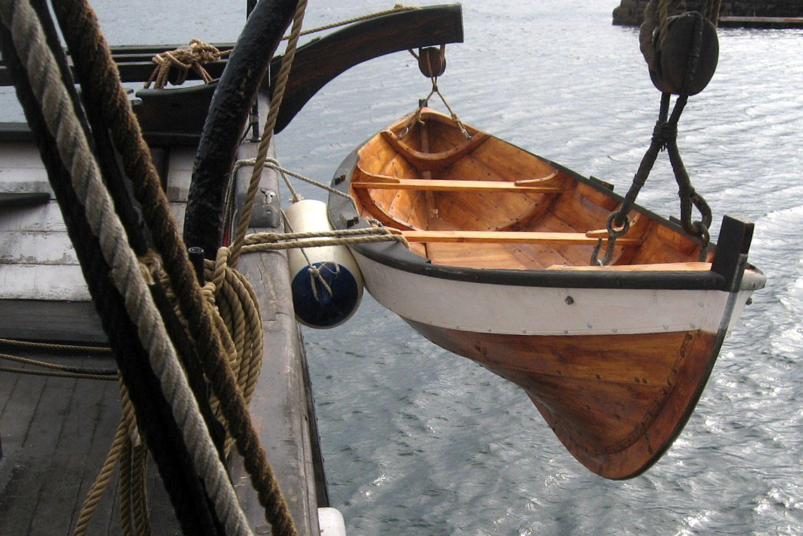 Åfjordsgeit som skipbåt til jekta Pauline. (Foto/Photo)