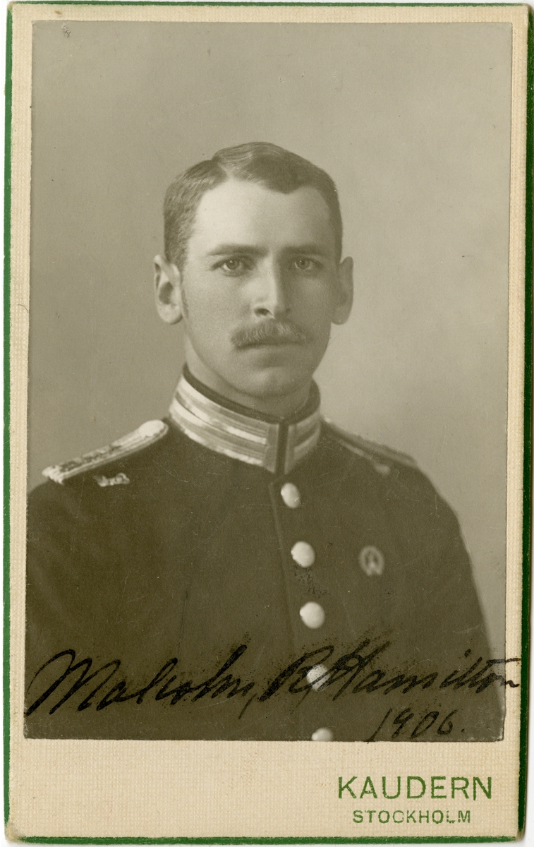 Porträtt av Malcolm Raoul Hamilton, löjtnant vid Svea livgarde I 1.