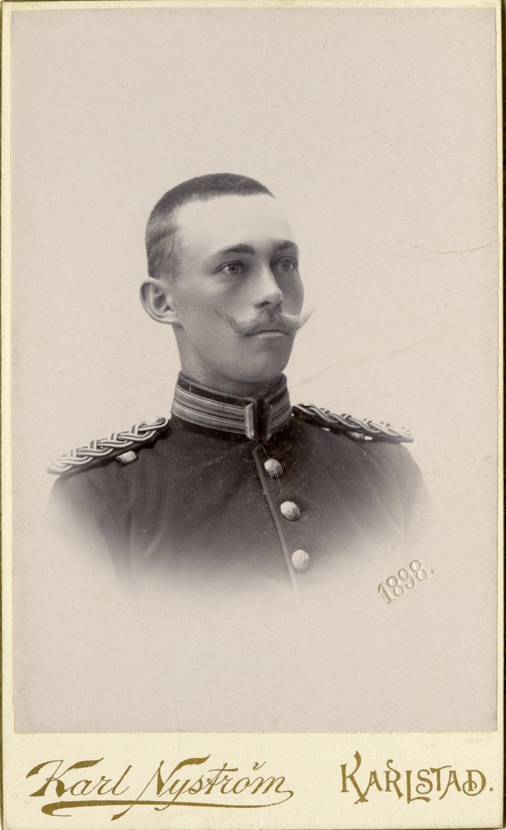 Porträtt av Carl Axel Evald Herin, löjtnant vid Värmlands regemente I 22.