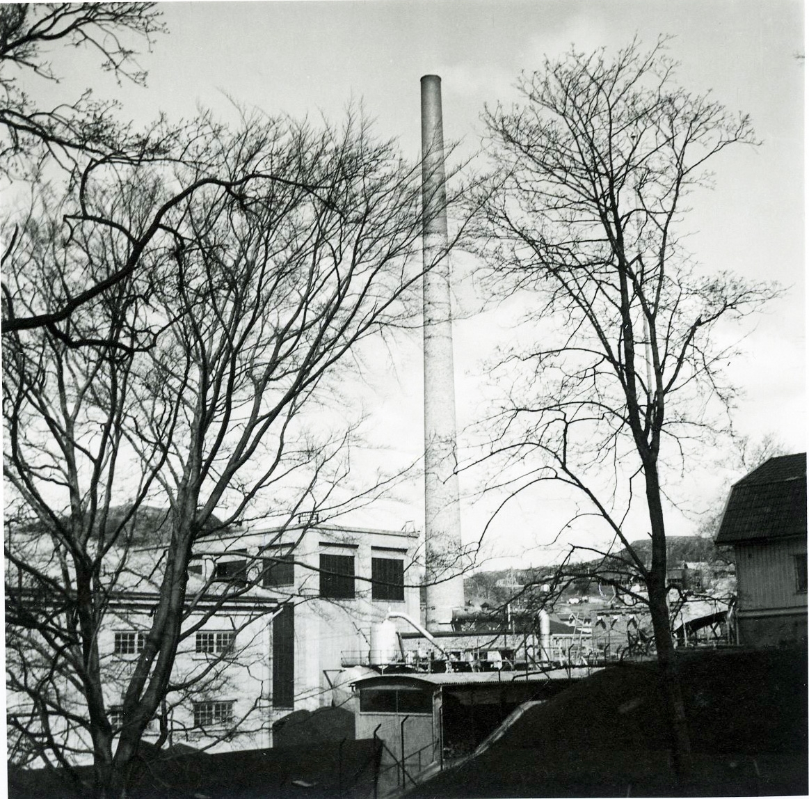 Papyrus fabriksområde,  Gamla skorstenen 21/4 1949.