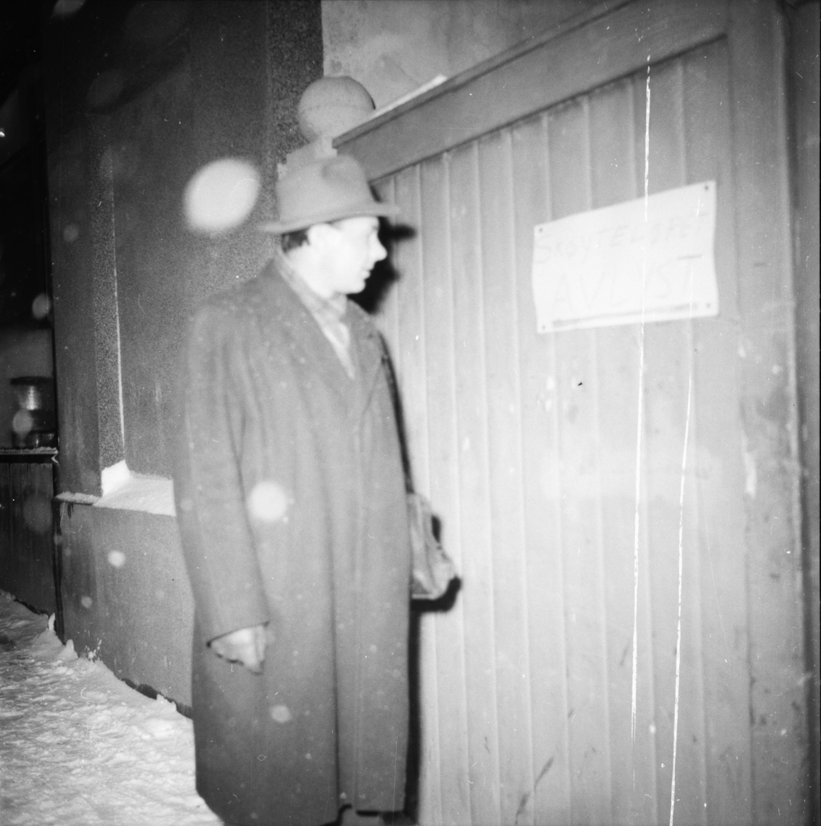 Vardens arkiv. "Skøyteløpet avlyst på Herkules"  23.02.1954
