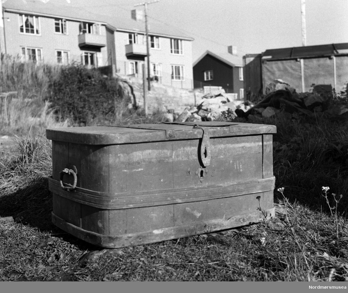 Kiste, eller ferdabomme fra Torjulvågen. Nærmere beskrevet i katalog for gjenstander med reg. nr. KM 1489/58. Fra Nordmøre museums fotosamlinger. EFR2015
