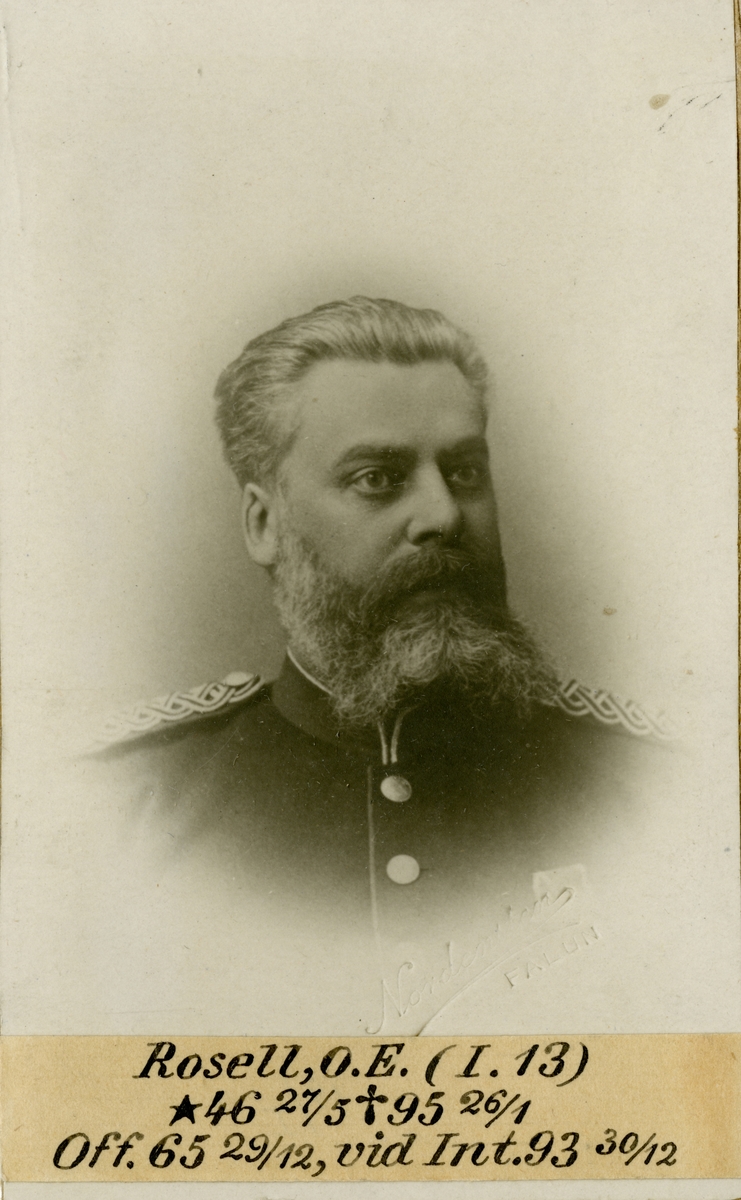 Porträtt av Otto Emrik Rosell, officer vid Dalregementet I 13 och Intendenturkåren.
