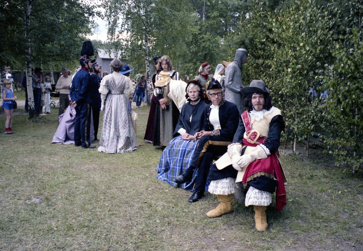 Historisk dräktkavalkad vid 1979-års Gammelvala i Brunskog.